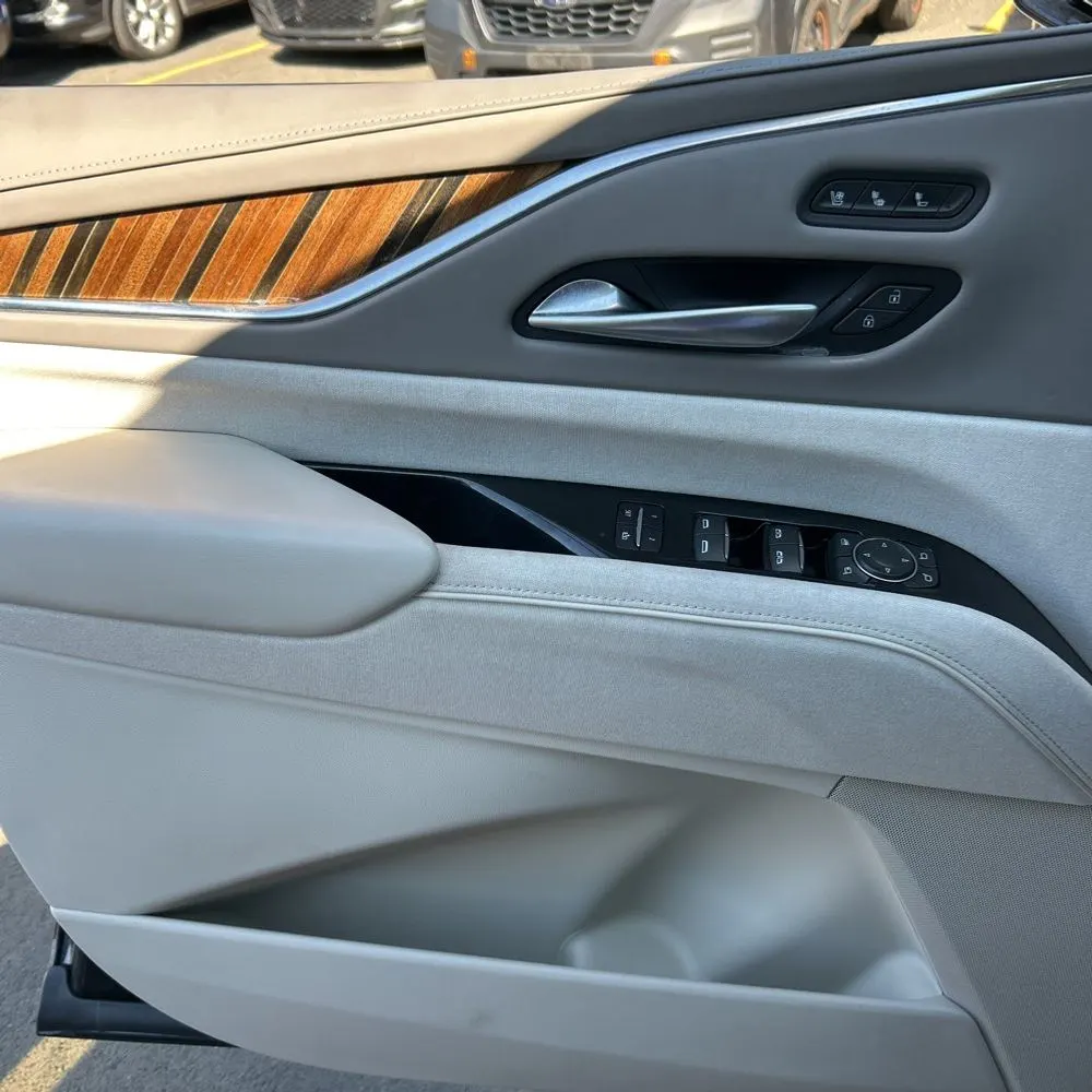 2023 Cadillac Escalade ESV Premium Luxury Platinum