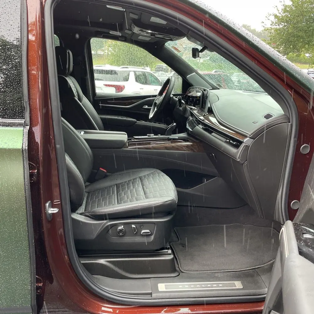 2023 Cadillac Escalade ESV Sport Platinum