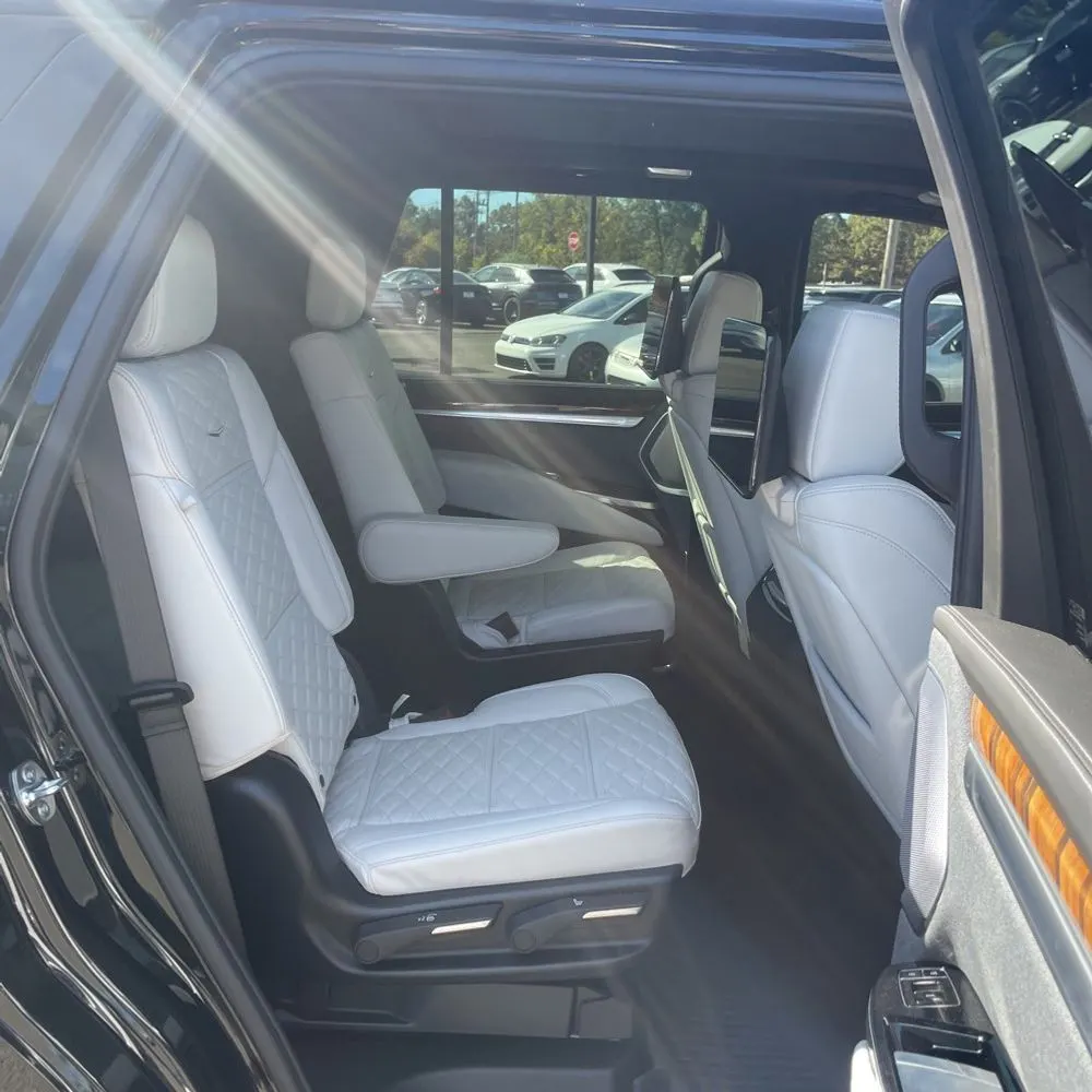 2025 Cadillac Escalade Sport Platinum