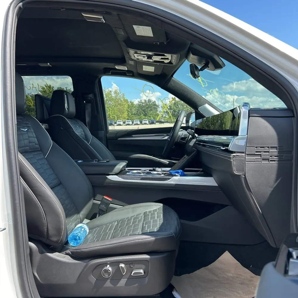 2025 Cadillac Escalade V-Sport