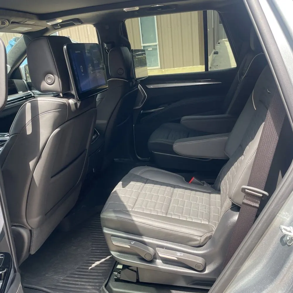 2025 Cadillac Escalade-V Base