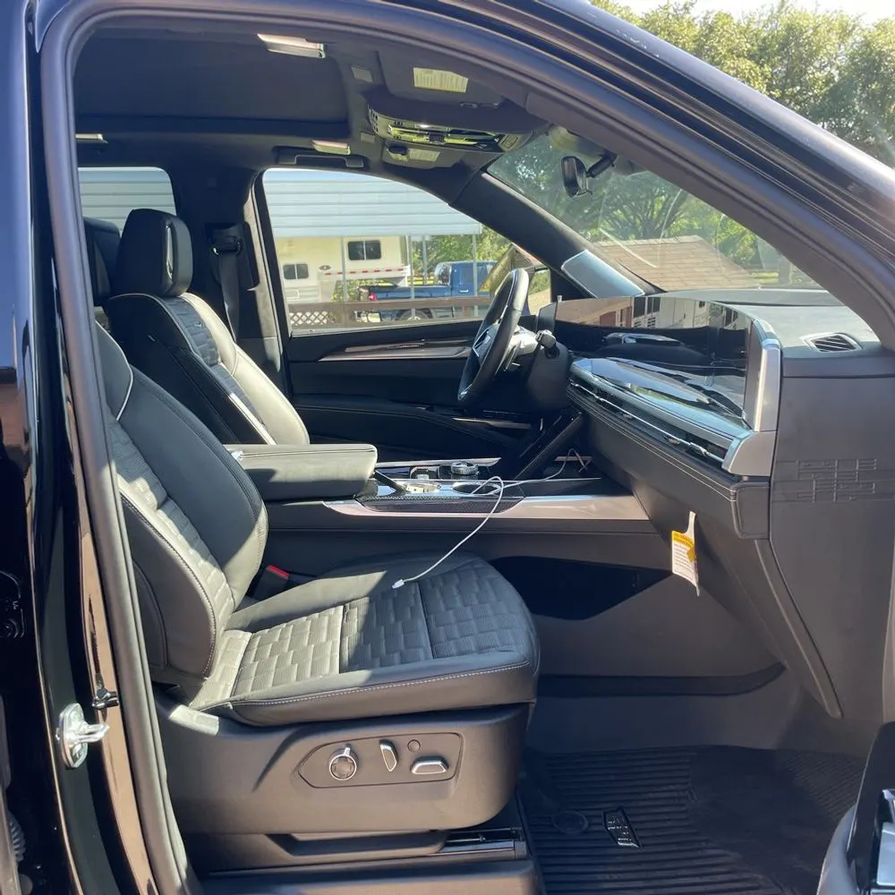 2025 Cadillac Escalade-V Base