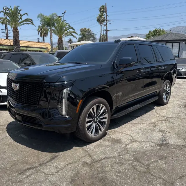 2025 Cadillac Escalade ESV Sport