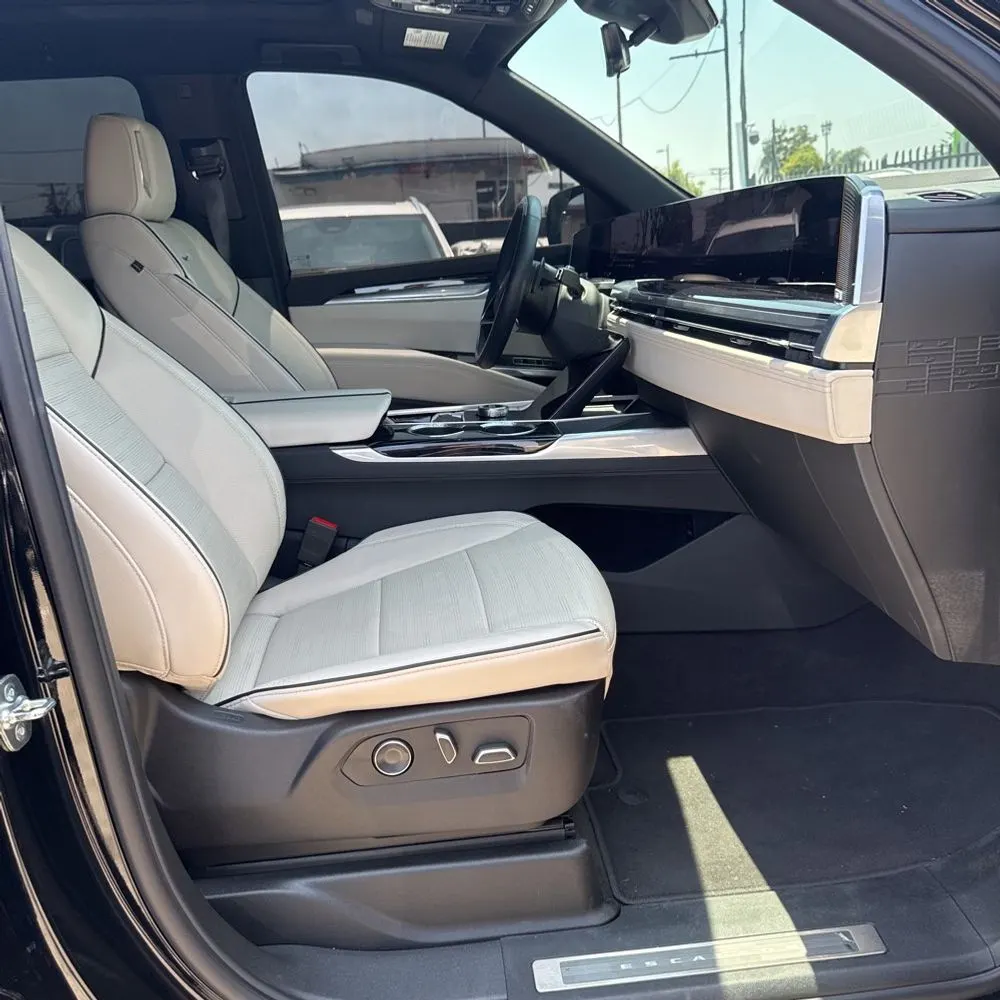 2025 Cadillac Escalade ESV Sport
