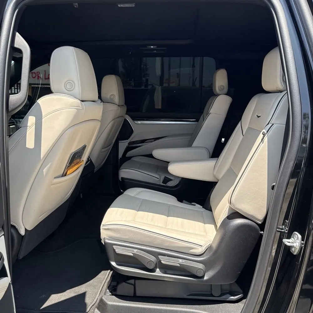 2025 Cadillac Escalade ESV Sport