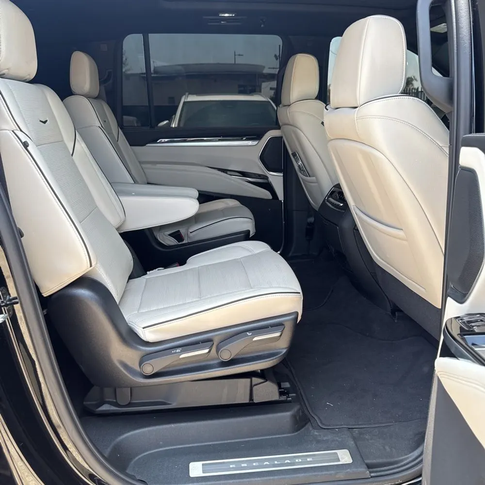 2025 Cadillac Escalade ESV Sport