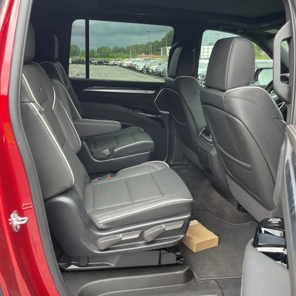 2025 Cadillac Escalade ESV Sport
