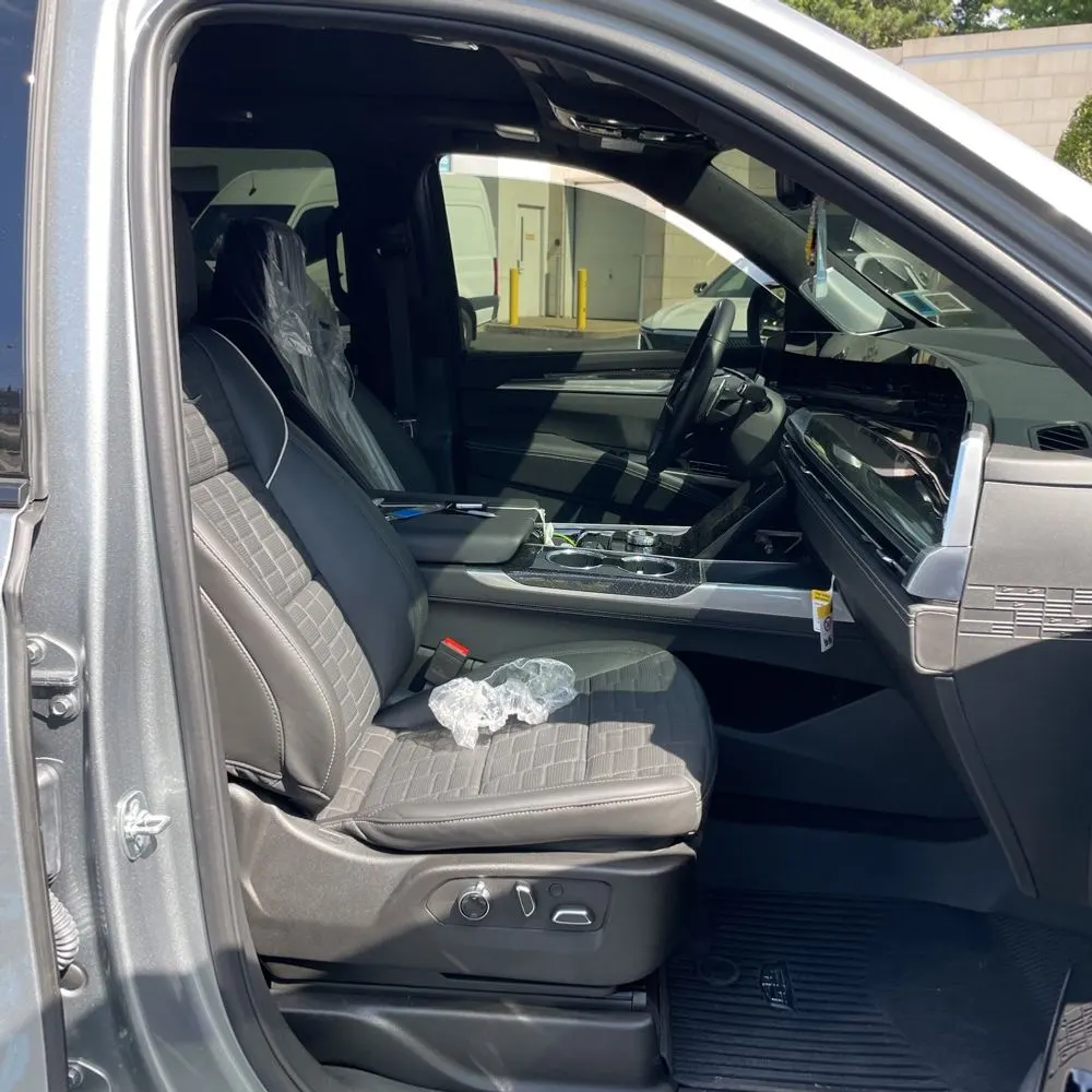 2025 Cadillac Escalade-V ESV Base