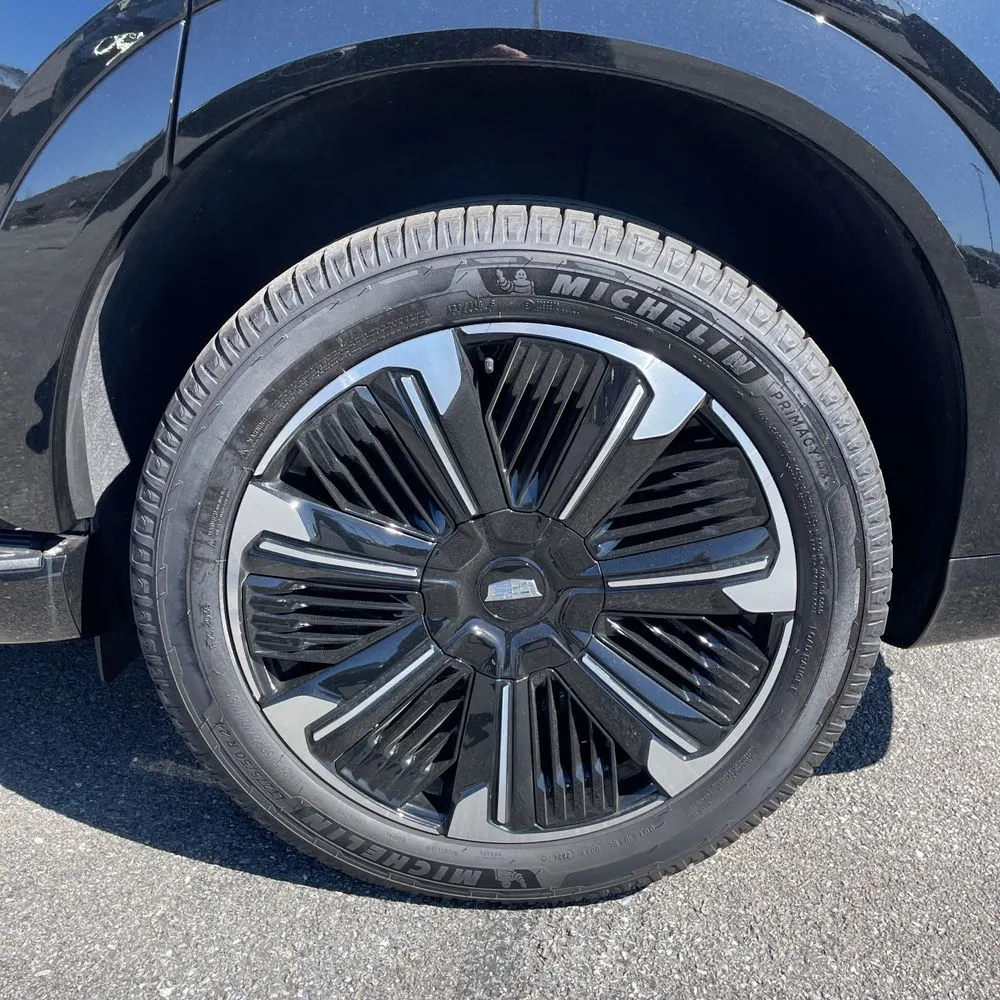2025 Cadillac Escalade IQ Sport 2