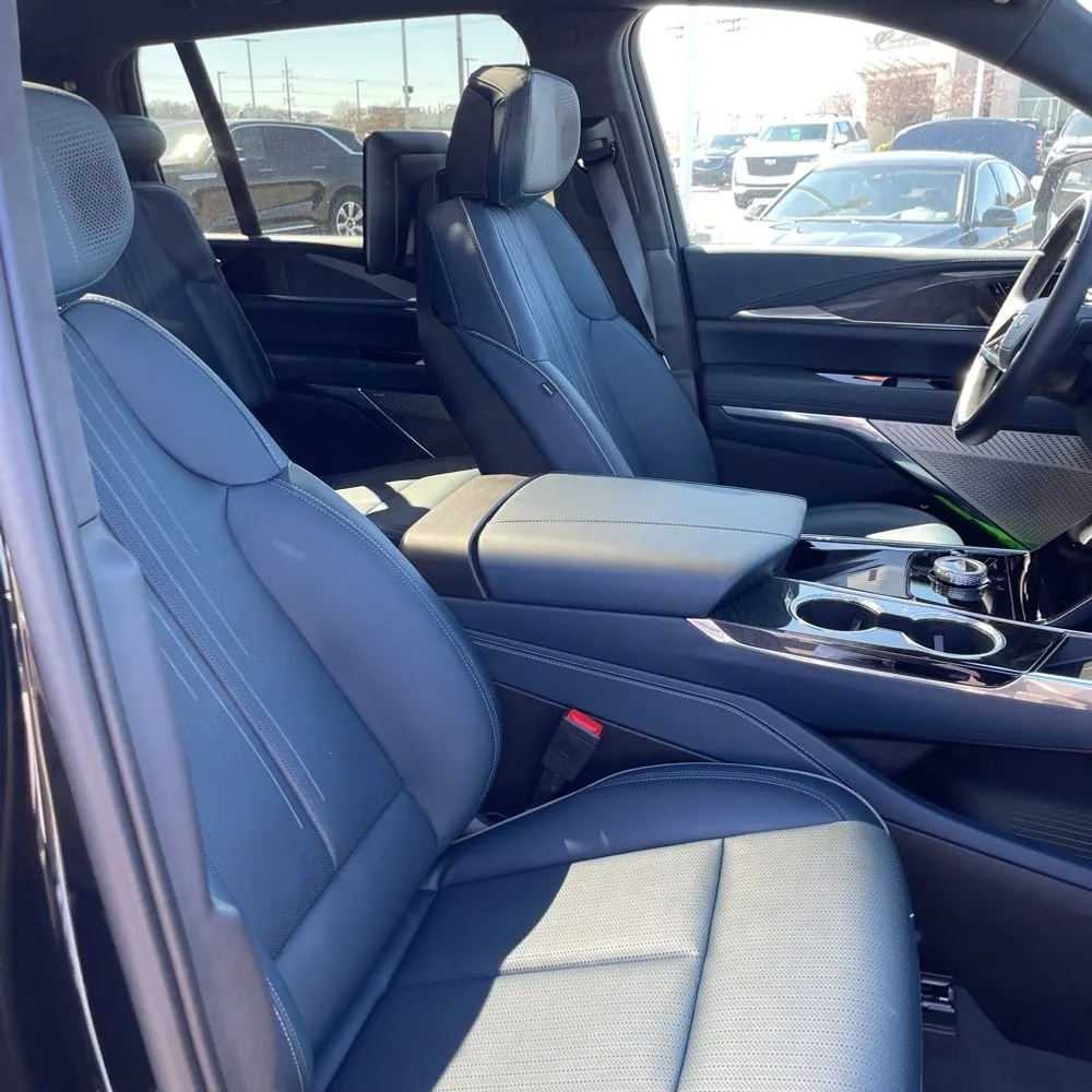 2025 Cadillac Escalade IQ Sport 2