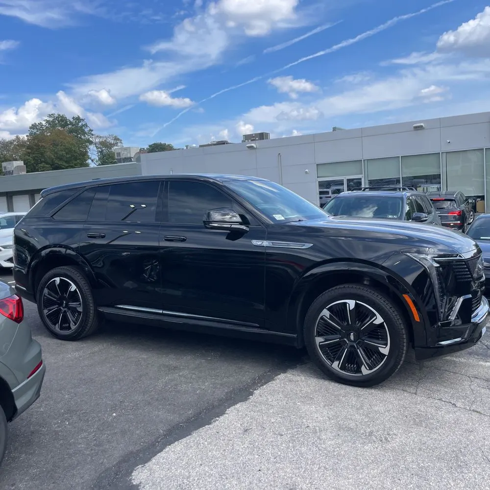 2025 Cadillac Escalade IQ Sport 2