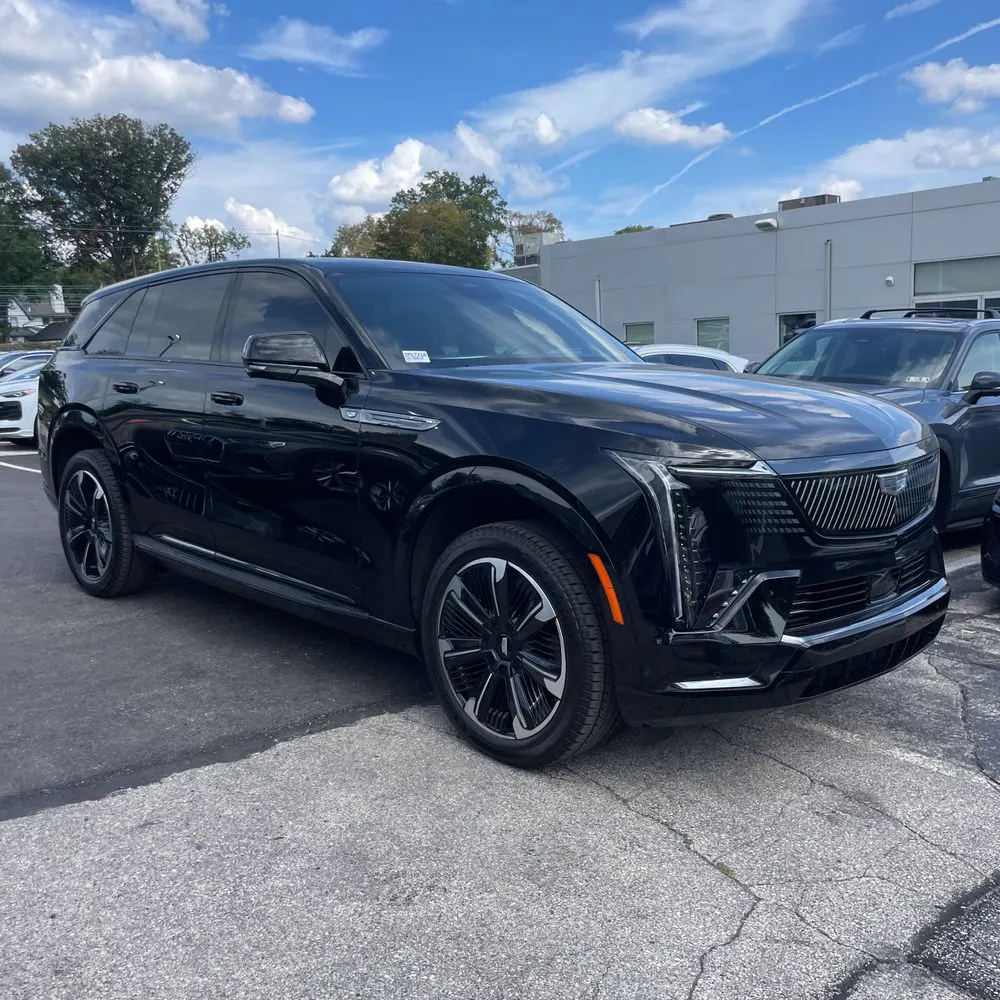 2025 Cadillac Escalade IQ Sport 2