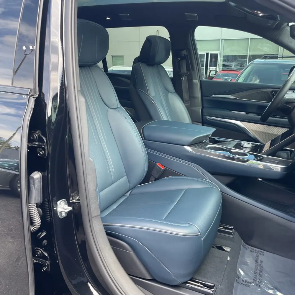 2025 Cadillac Escalade IQ Sport 2