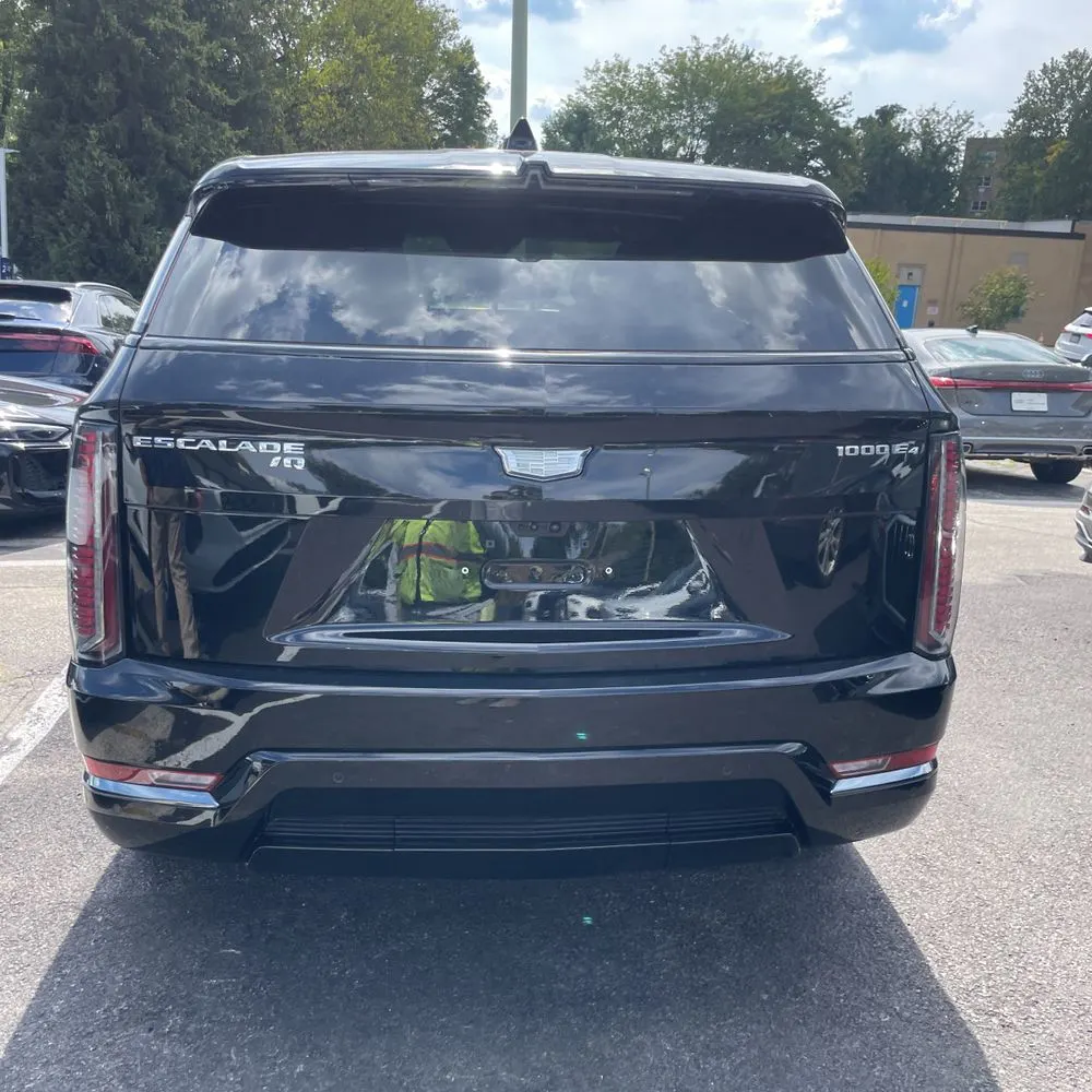 2025 Cadillac Escalade IQ Sport 2
