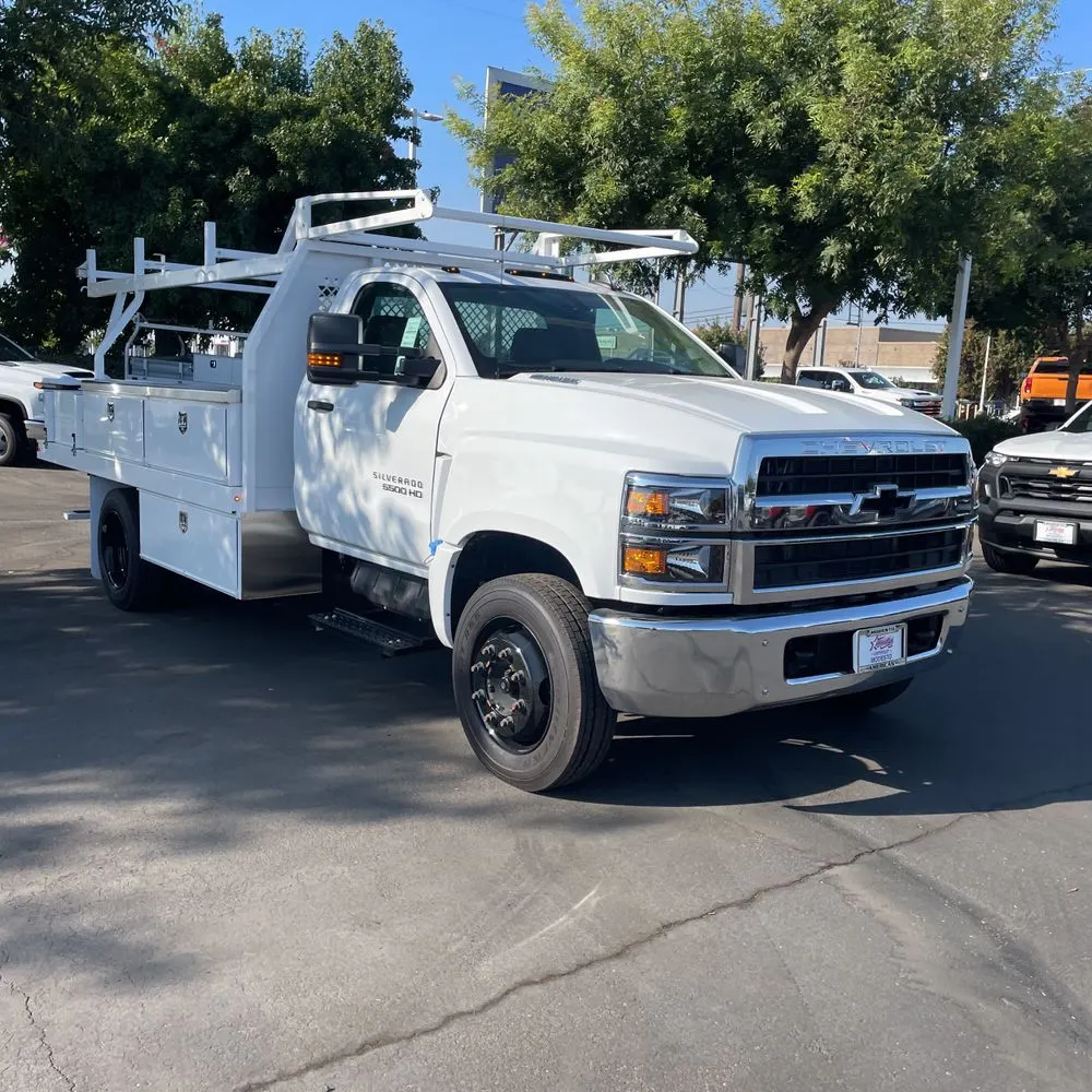 2023 Chevrolet Silverado 5500 W/T