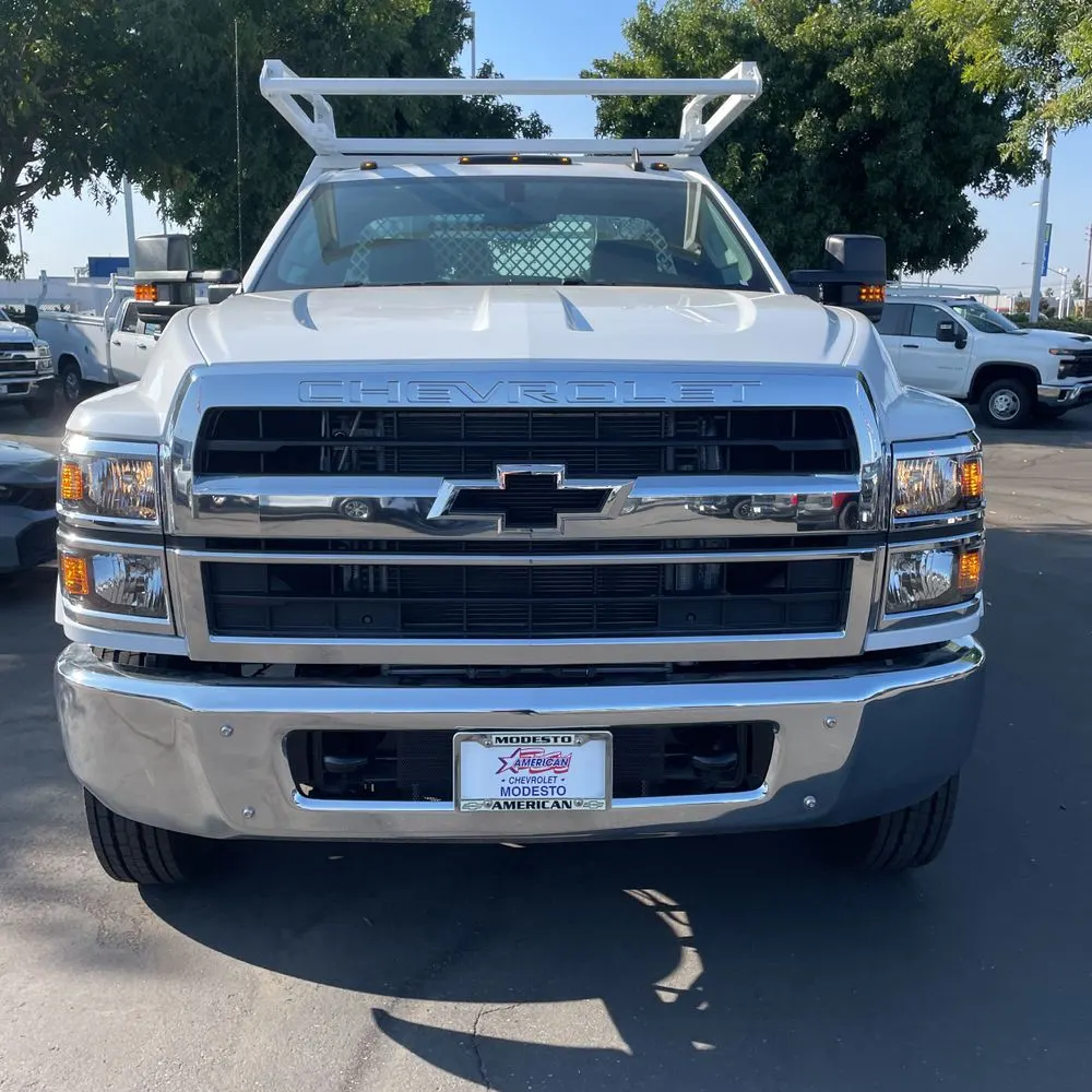 2023 Chevrolet Silverado 5500 W/T
