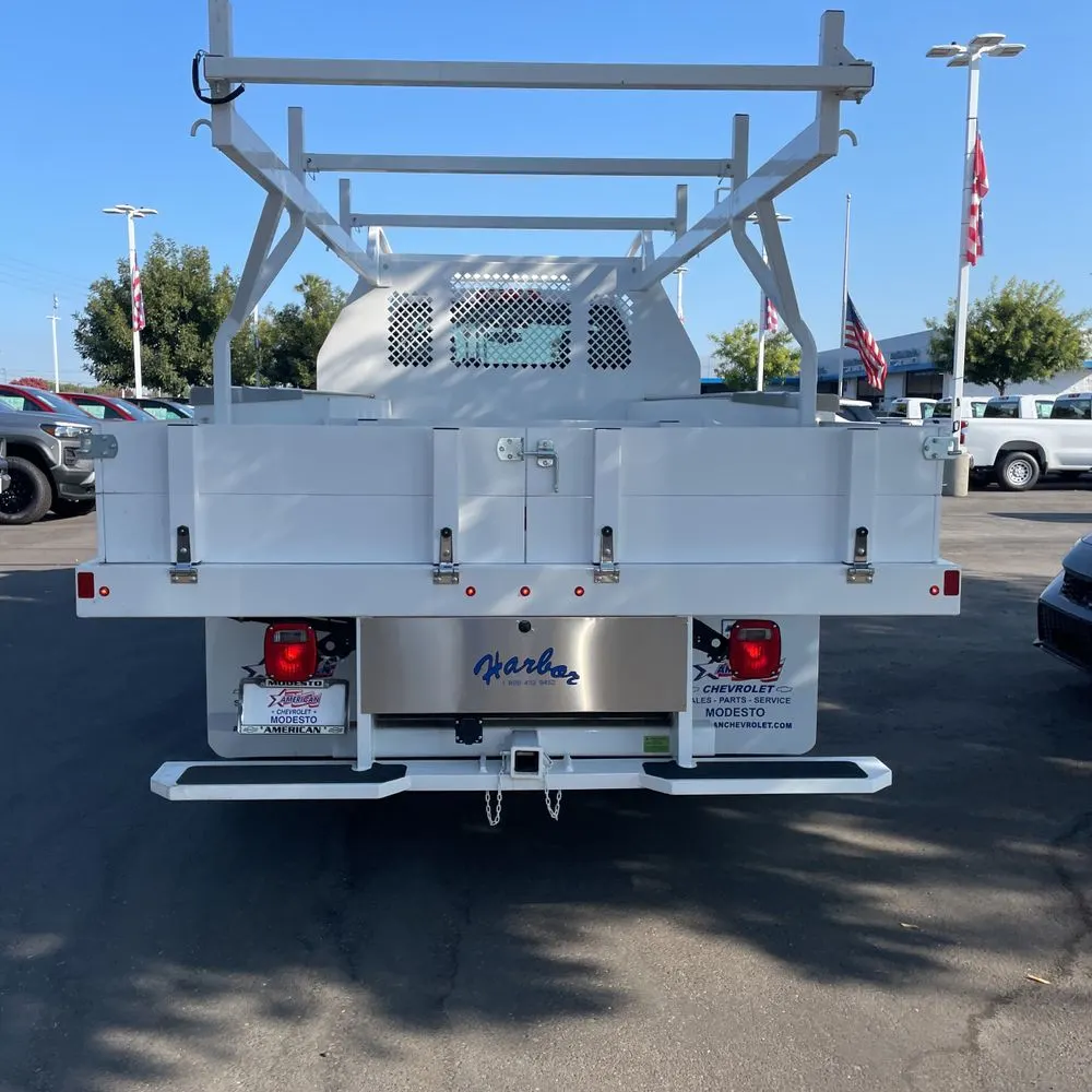 2023 Chevrolet Silverado 5500 W/T