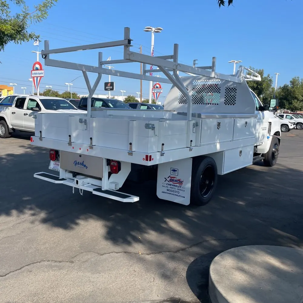 2023 Chevrolet Silverado 5500 W/T