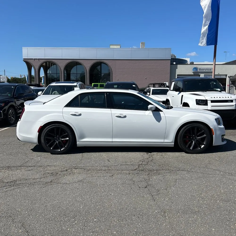 2023 Chrysler 300 C