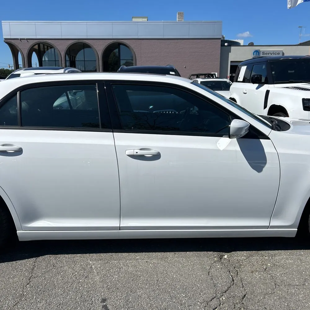 2023 Chrysler 300 C