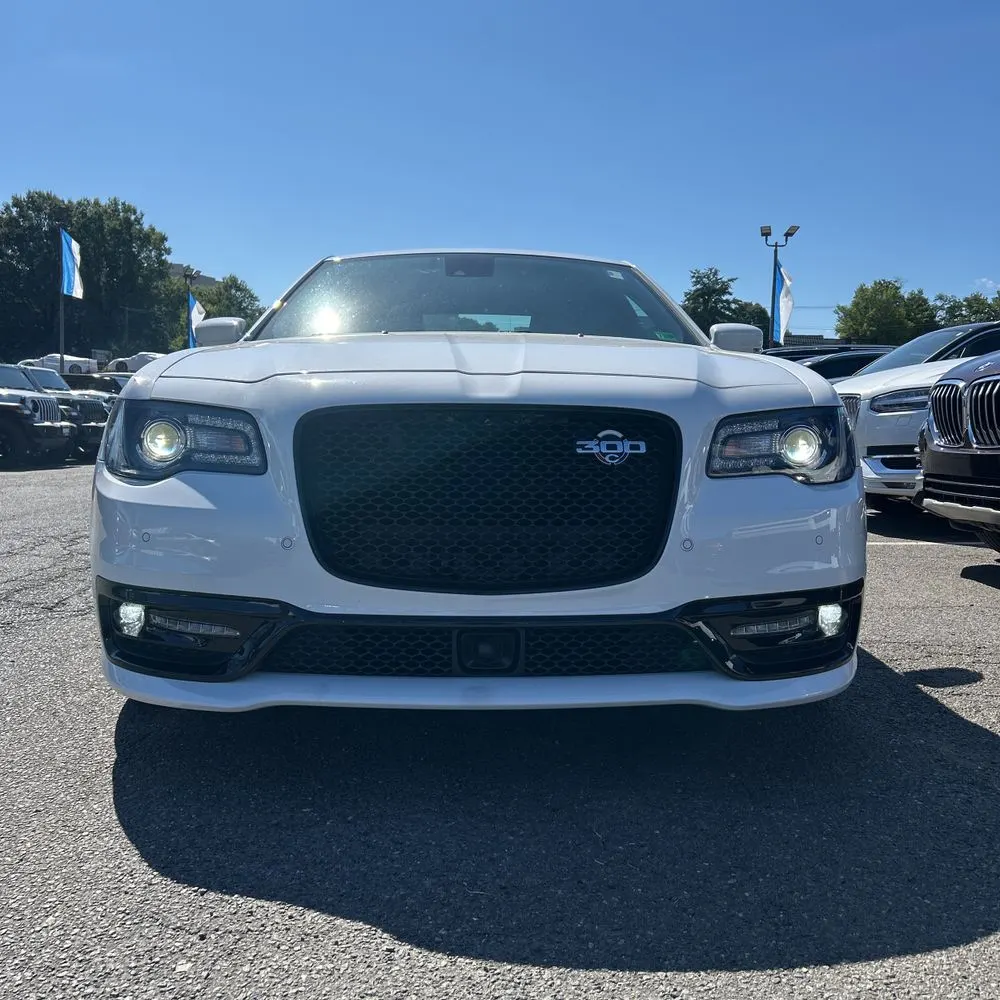 2023 Chrysler 300 C