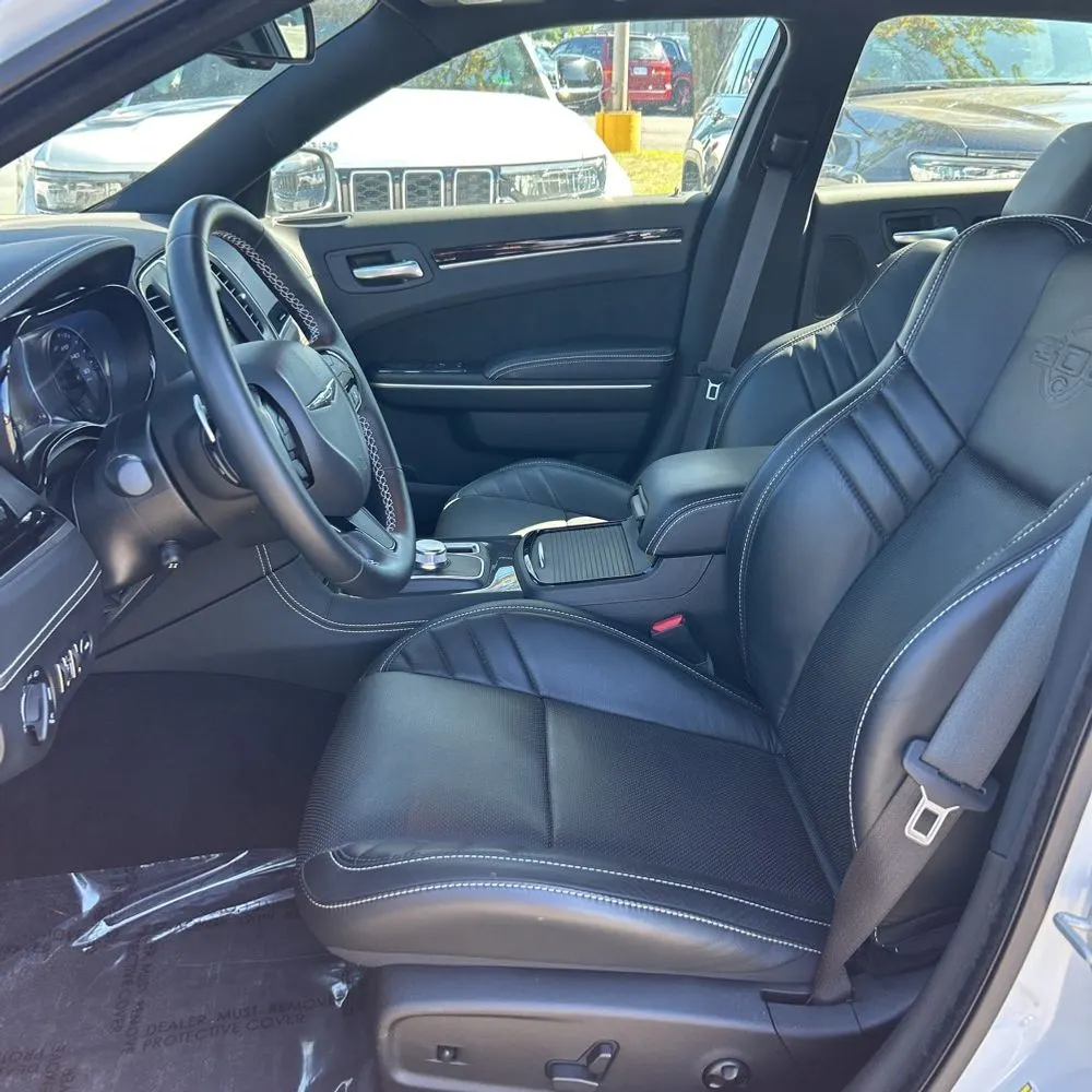 2023 Chrysler 300 C