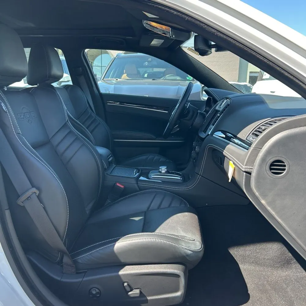 2023 Chrysler 300 C