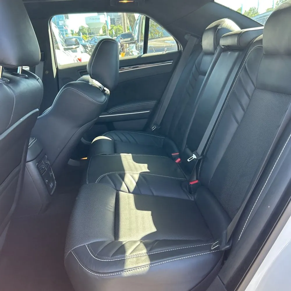 2023 Chrysler 300 C