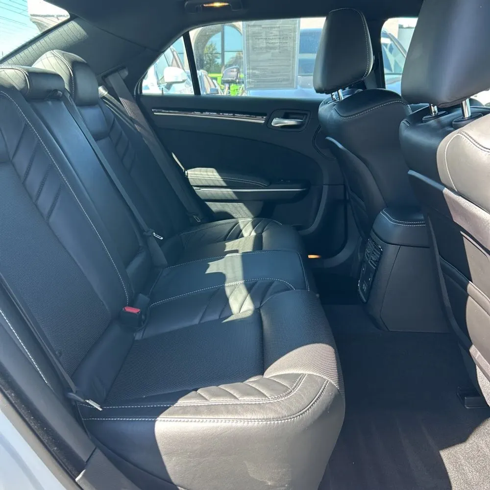 2023 Chrysler 300 C