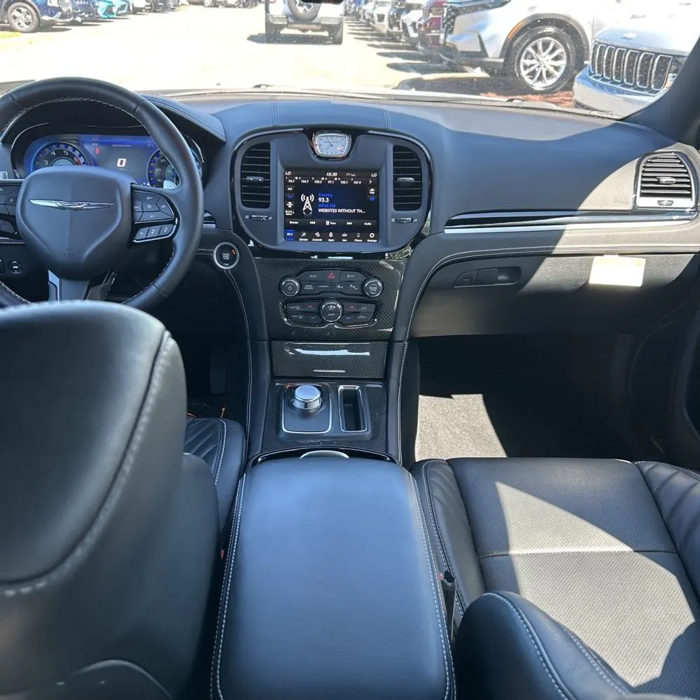 2023 Chrysler 300 C