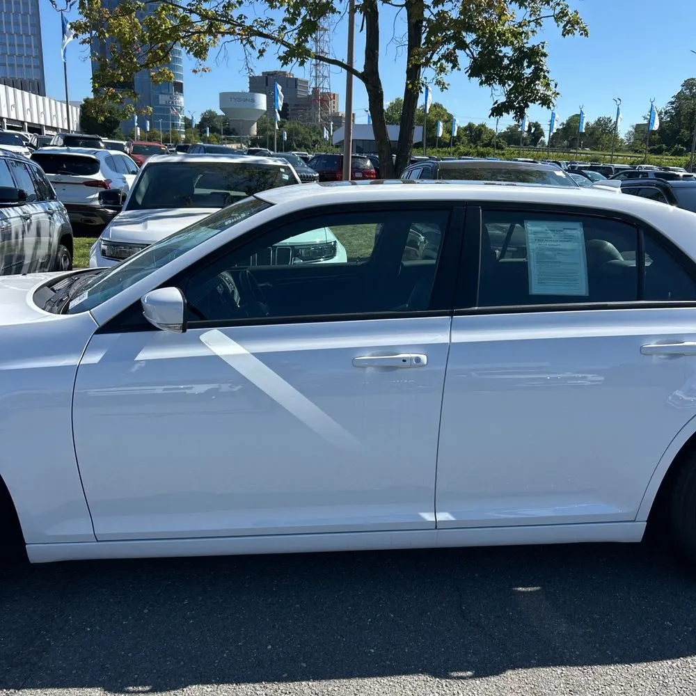 2023 Chrysler 300 C