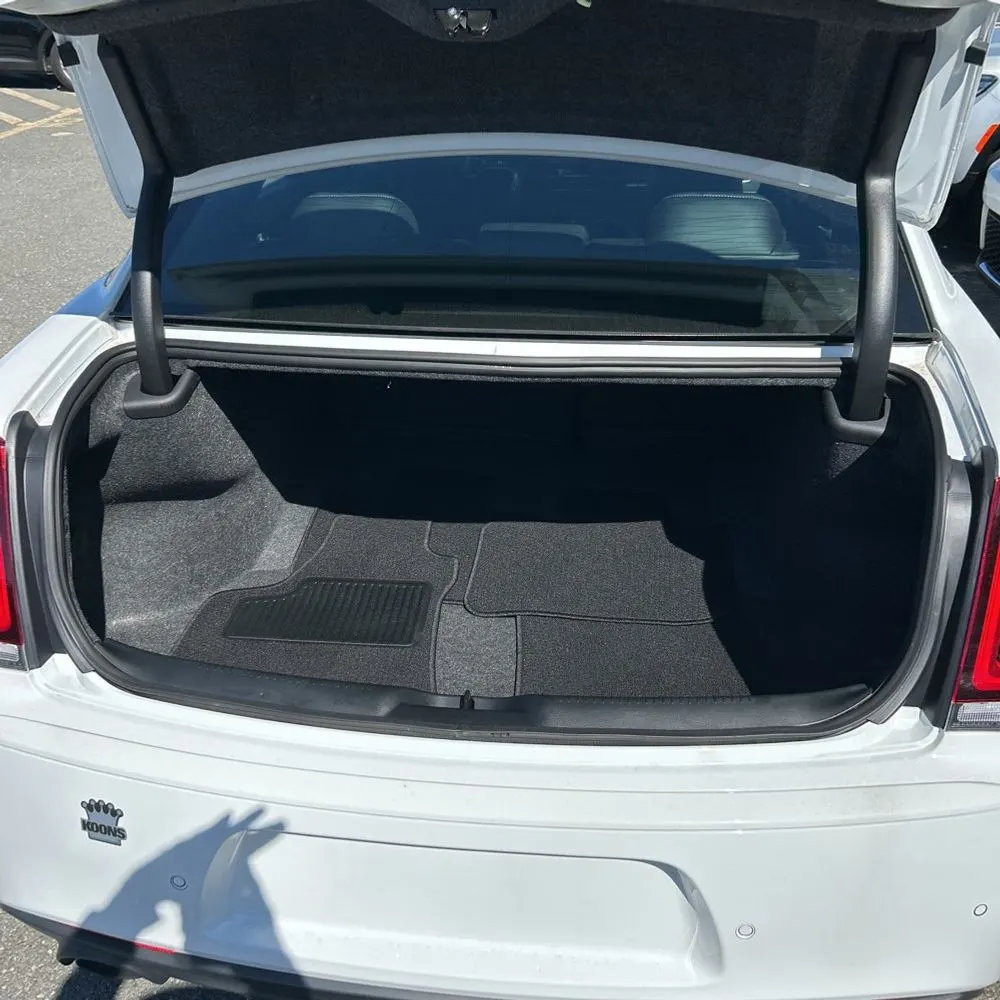 2023 Chrysler 300 C
