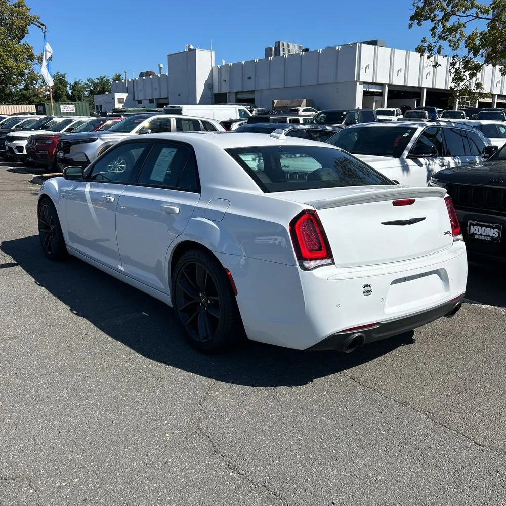 2023 Chrysler 300 C
