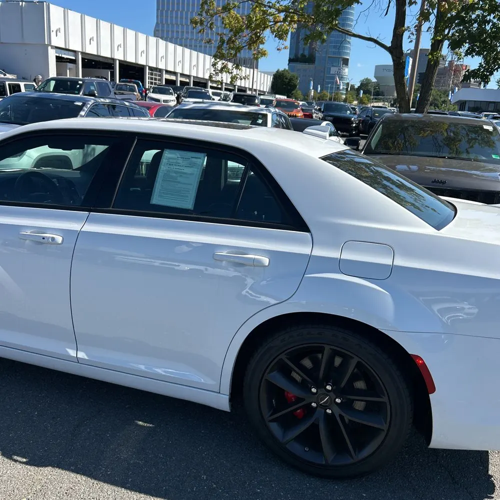 2023 Chrysler 300 C