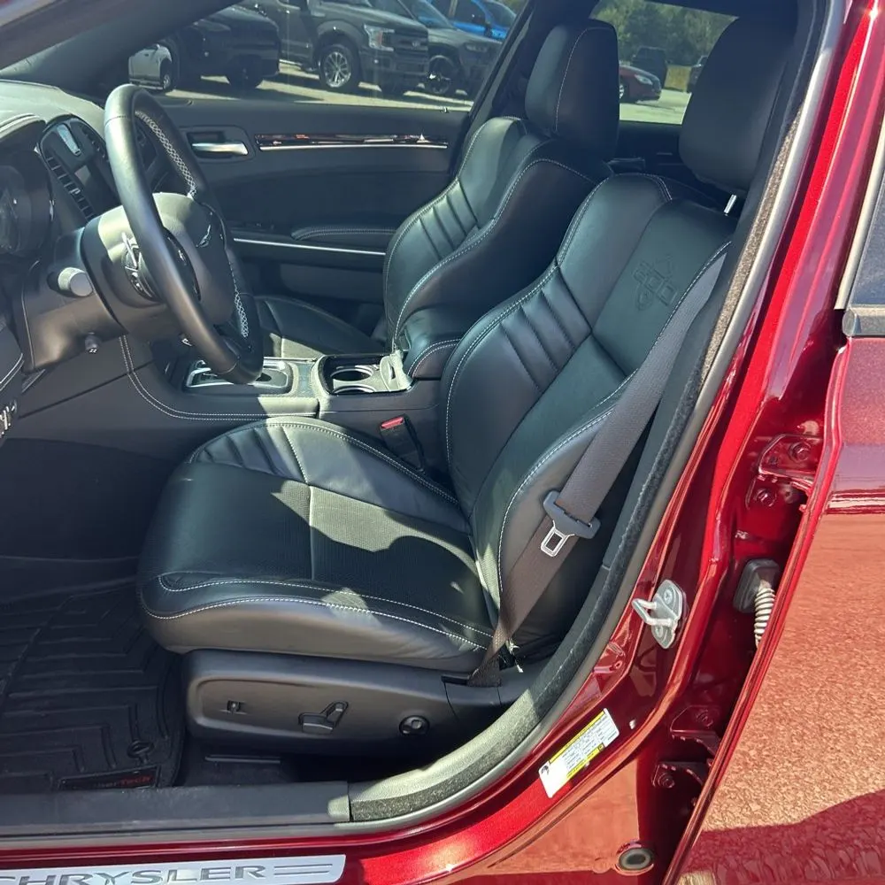 2023 Chrysler 300 C