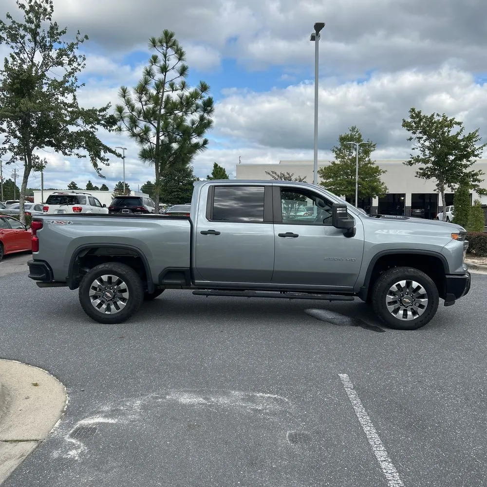 2024 Chevrolet Silverado 2500HD Custom