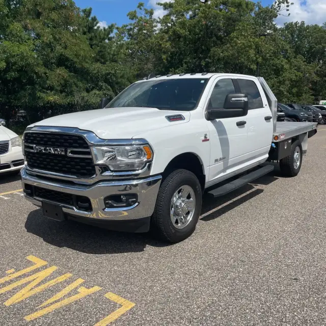 2023 Ram 3500 Cab/Chassis SLT