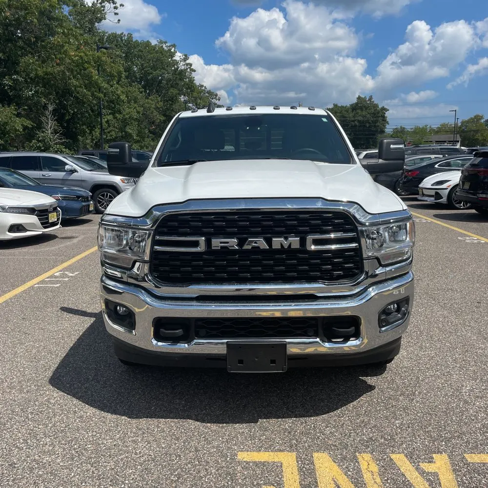 2023 Ram 3500 Cab/Chassis SLT