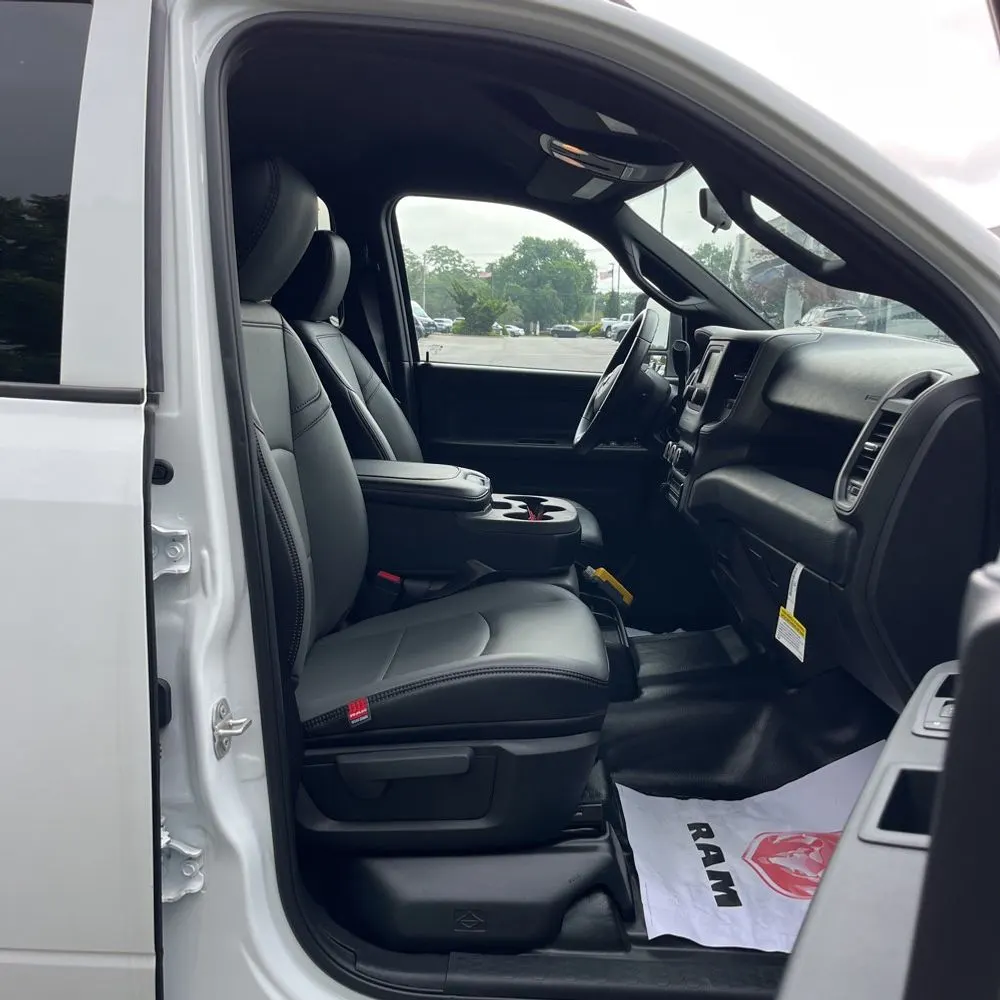 2024 Ram 3500 Cab/Chassis Tradesman