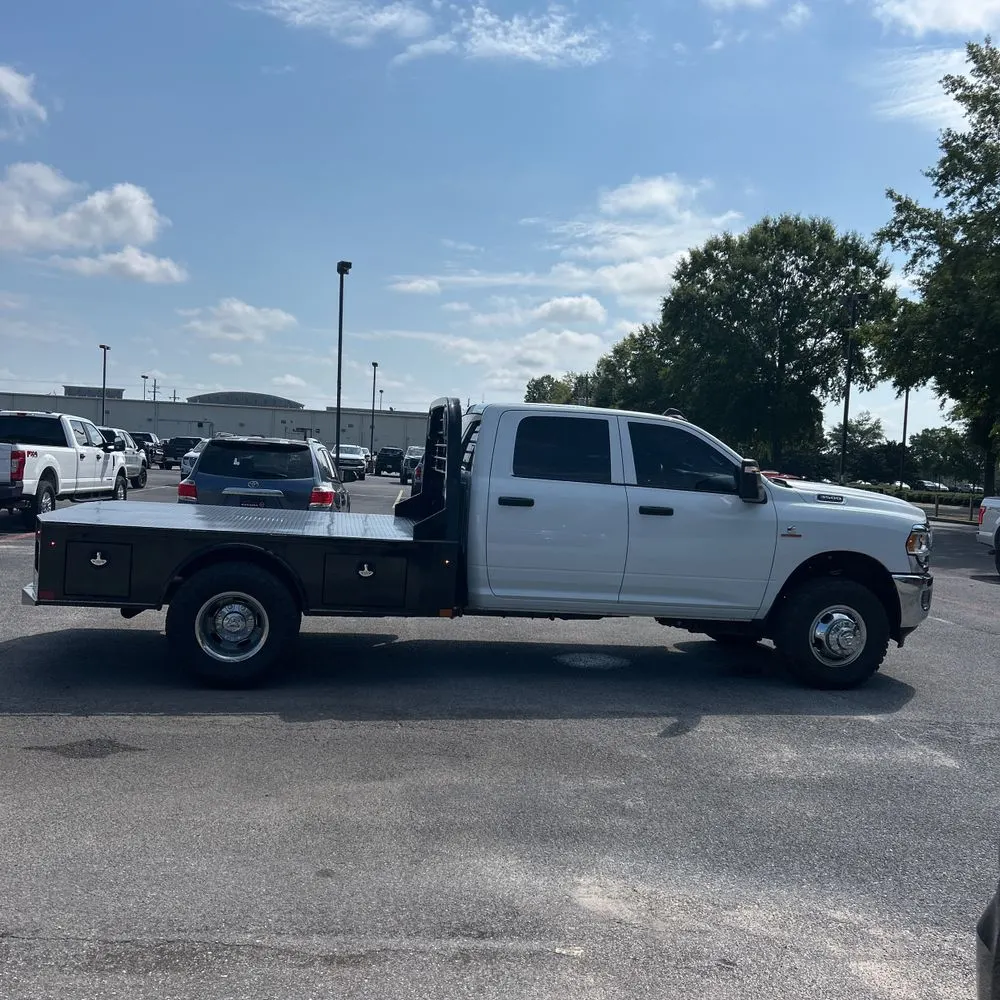 2024 Ram 3500 Cab/Chassis Tradesman