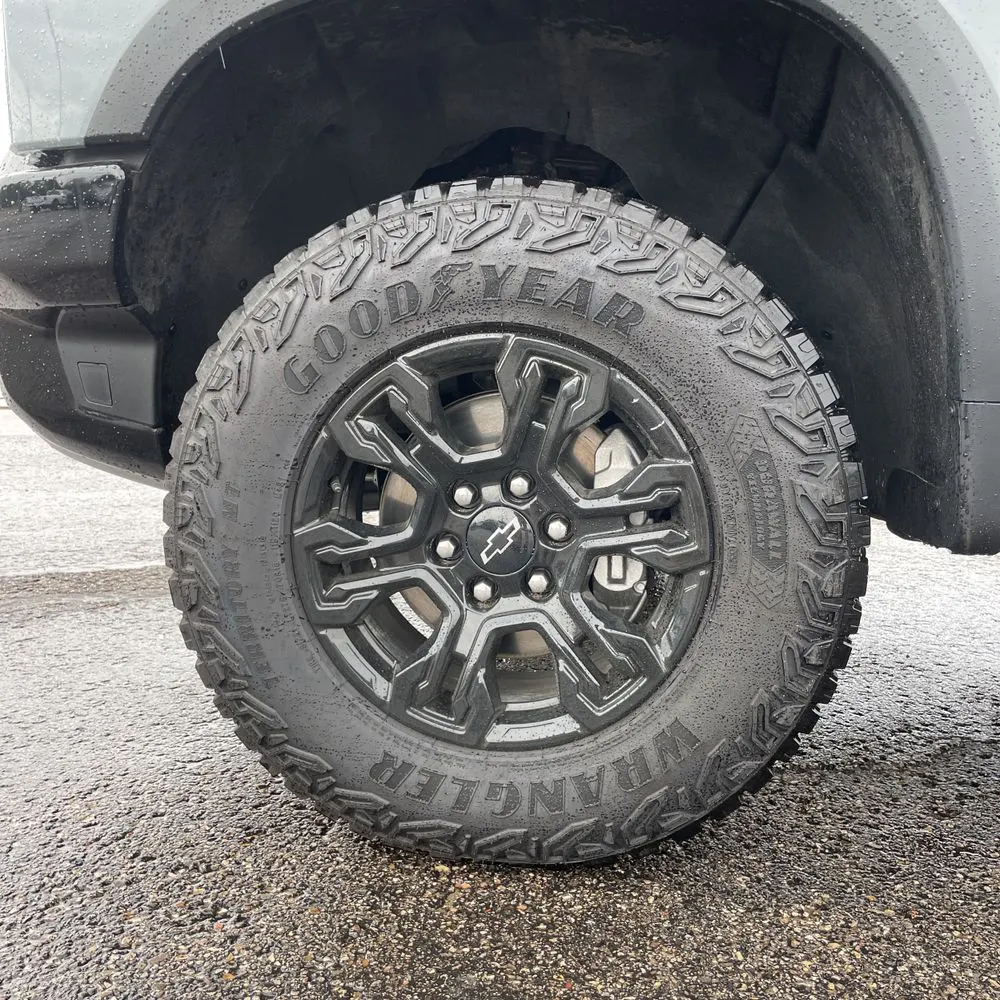 2025 Chevrolet Silverado 1500 ZR2