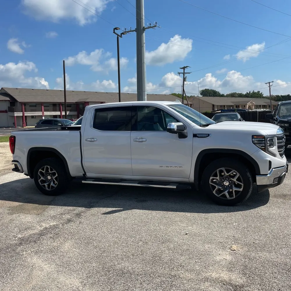 2024 GMC Sierra 1500 SLT