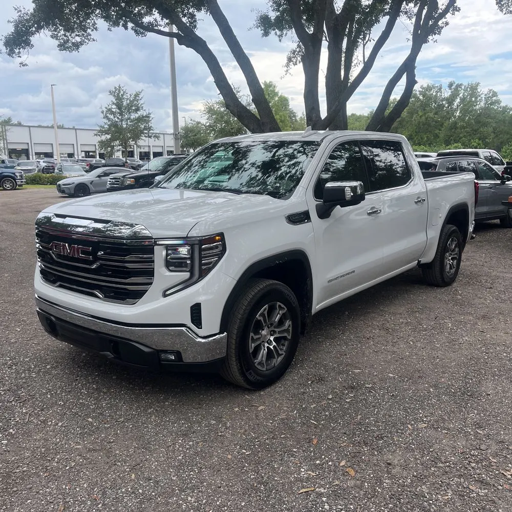 2025 GMC Sierra 1500 SLT