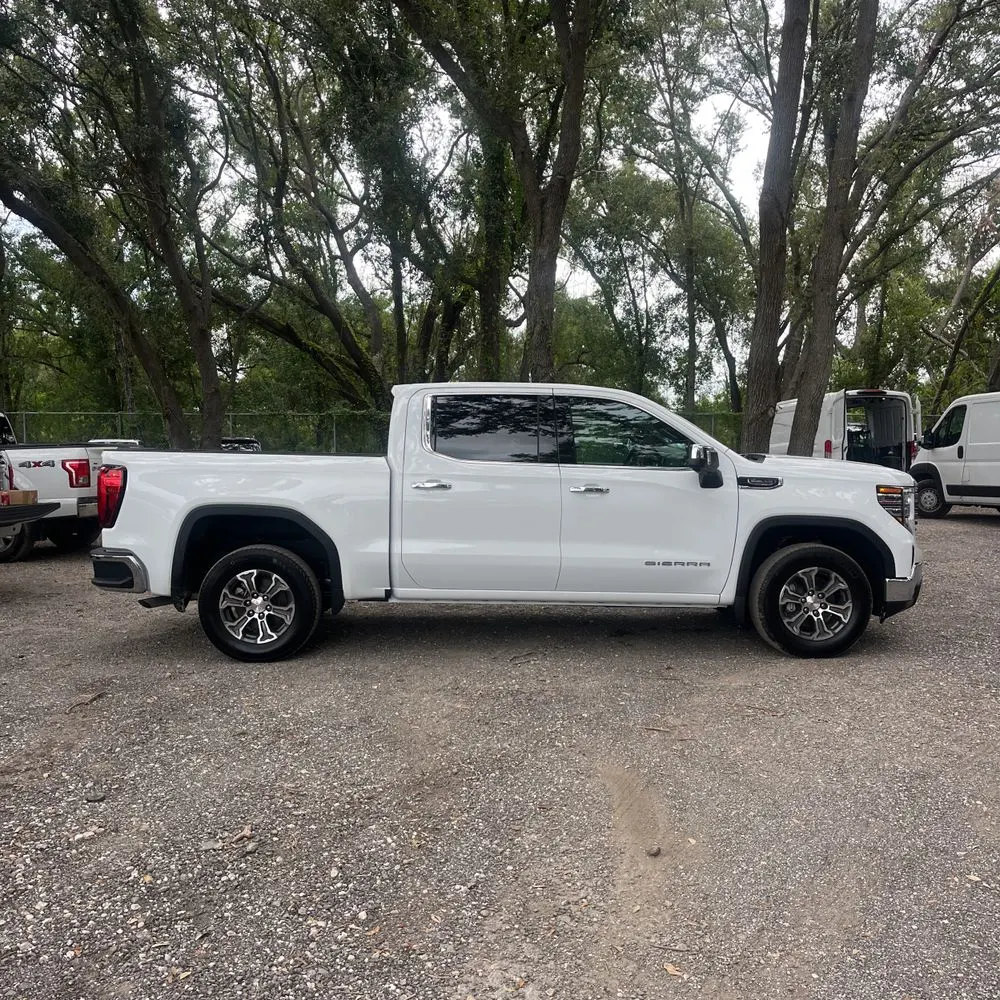 2025 GMC Sierra 1500 SLT