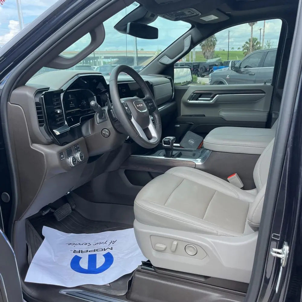2024 GMC Sierra 1500 SLT
