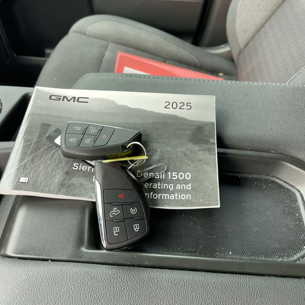 2025 GMC Sierra 1500 Elevation