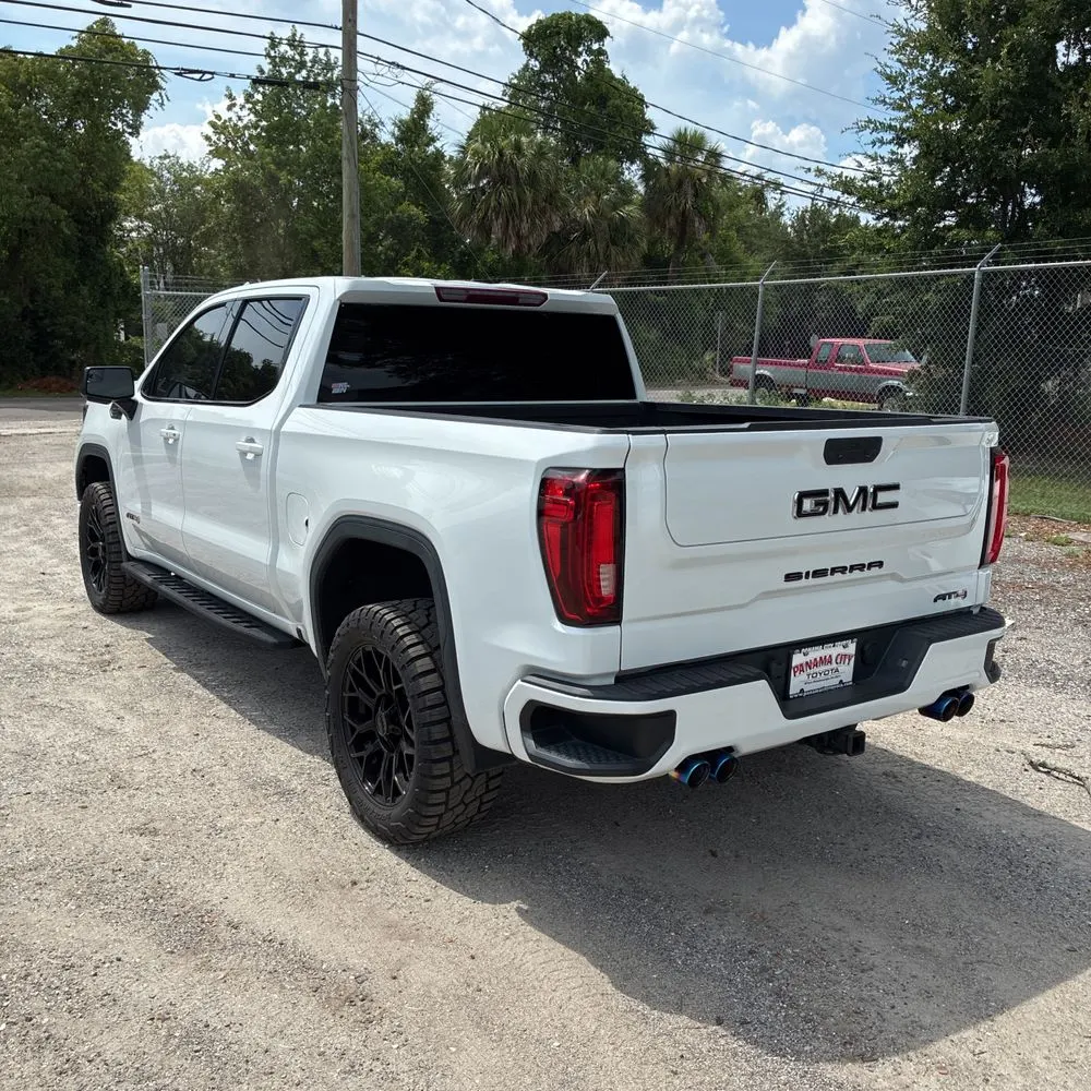 2022 GMC Sierra 1500 AT4