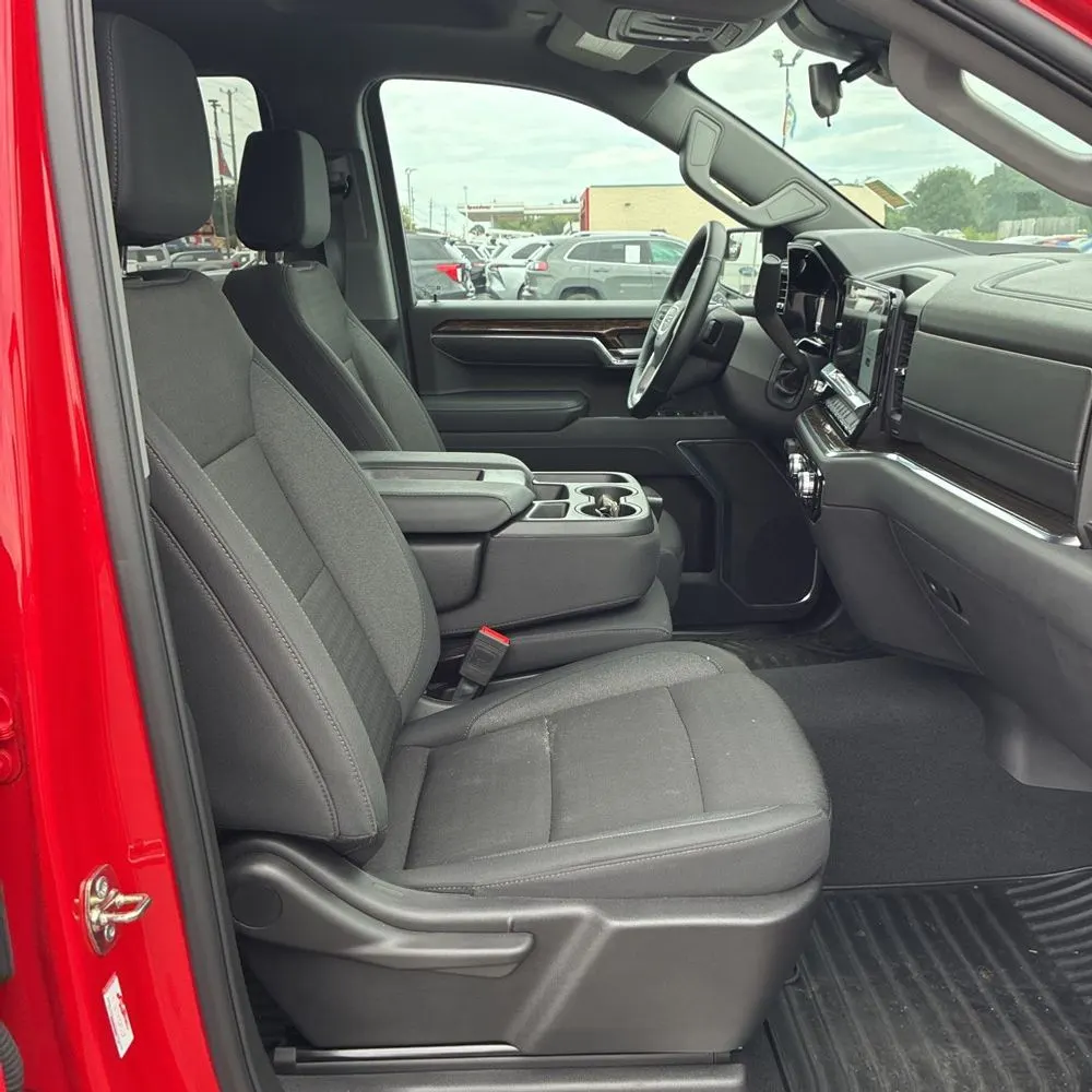 2025 GMC Sierra 1500 Elevation Standard