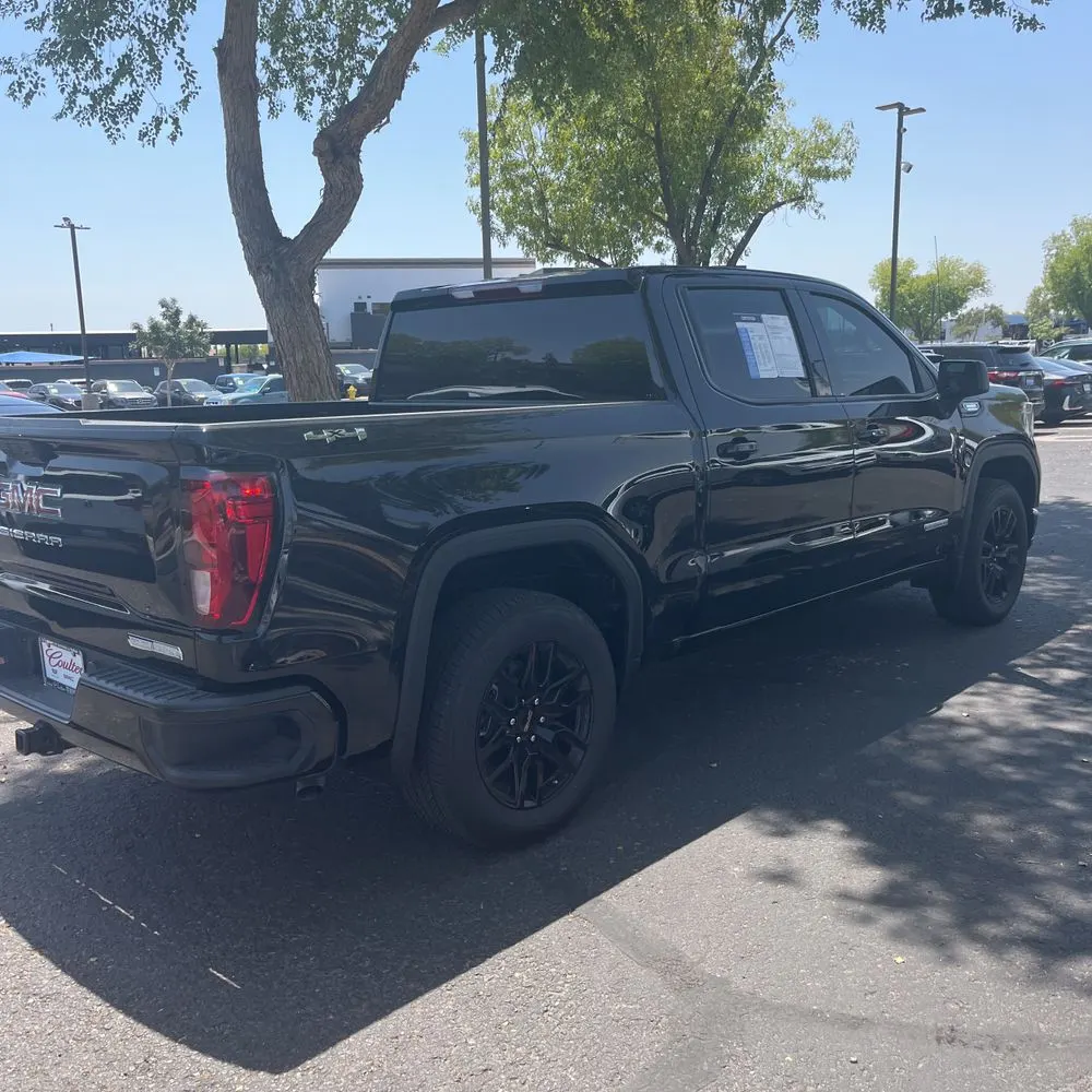 2025 GMC Sierra 1500 Elevation