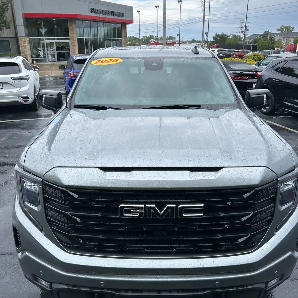 2025 GMC Sierra 1500 Elevation